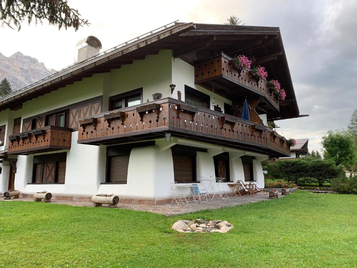 קורטינה ד'אמפזו Casa Vacanze 5 Torri מראה חיצוני תמונה